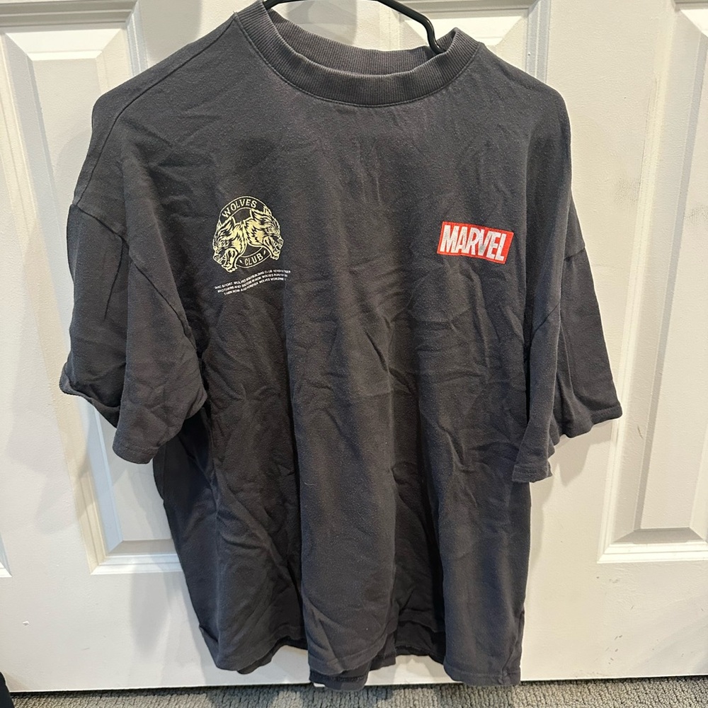 WOLVES gym shirt size LARGE Marvel/Wolverine Retired Item